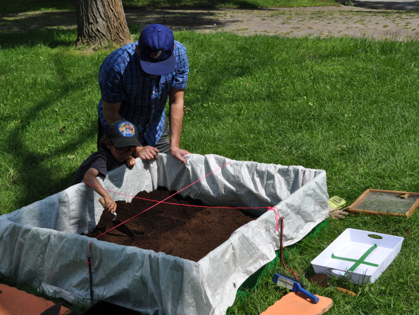 Simulated archaeological excavations