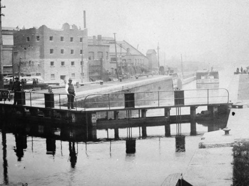 Quand le canal forgeait la ville: Mémoire industrielle de Pointe-Saint-Charles